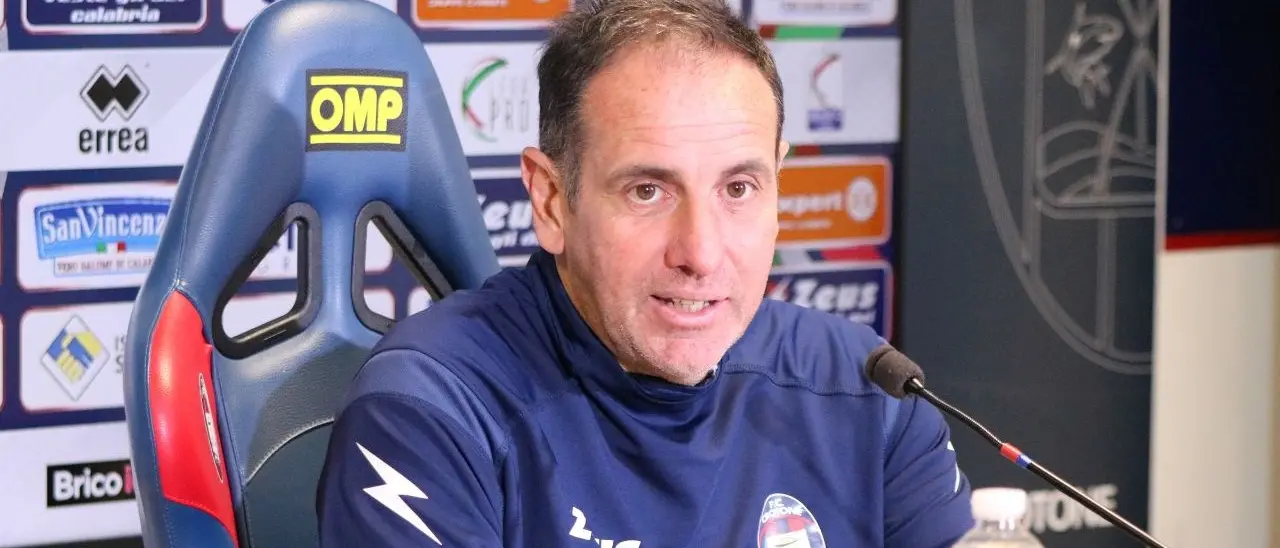 Verso Crotone-Catanzaro, Zauli: «Dobbiamo avere il fuoco dentro»