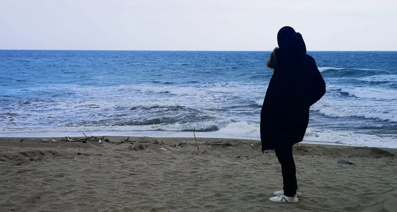 A Cutro per cercare il fratello disperso ritrovato ieri: «Restituita a Zahara la pace, ora può tornare a casa»