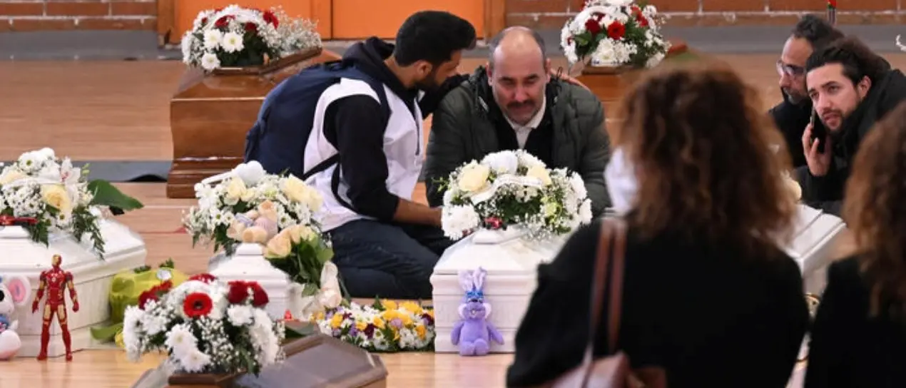 Dalle ricerche dei dispersi ai corridoi umanitari: le richieste alla Meloni di superstiti e familiari delle vittime