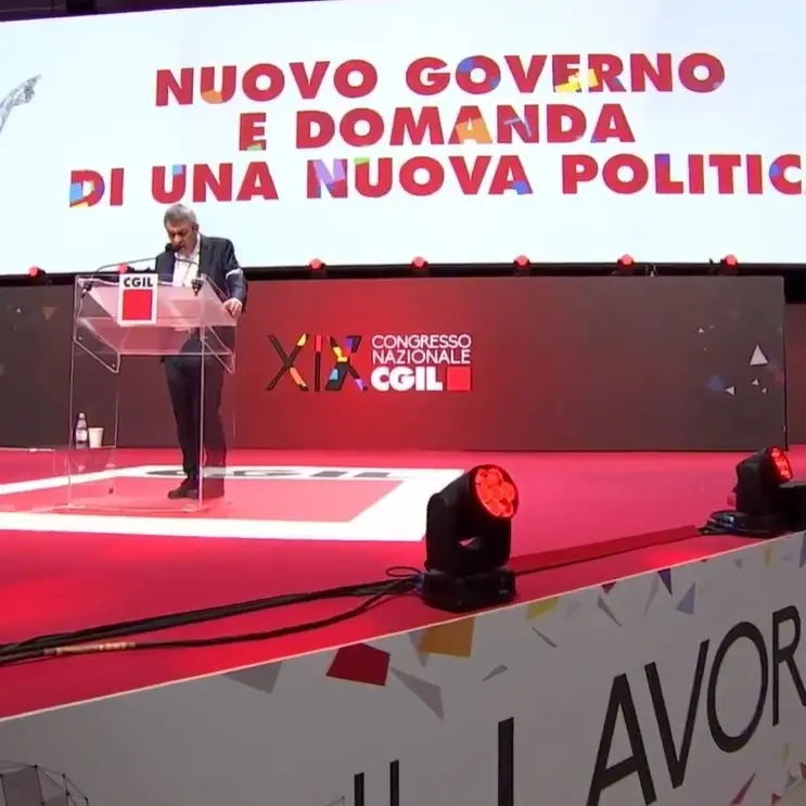 Naufragio Cutro, il segretario Cgil Landini: «Tragedia evitabile, le responsabilità politiche ci sono tutte»