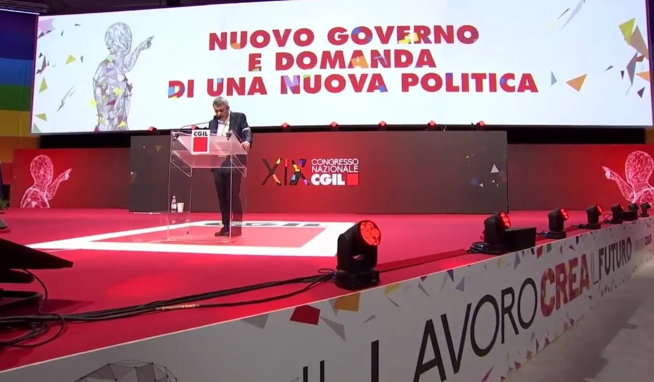 Naufragio Cutro, il segretario Cgil Landini: «Tragedia evitabile, le responsabilità politiche ci sono tutte»