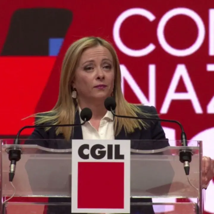“Sentiti sgradita”, Meloni al congresso Cgil affronta i fischi: «Sono abituata, ma il confronto è democrazia»