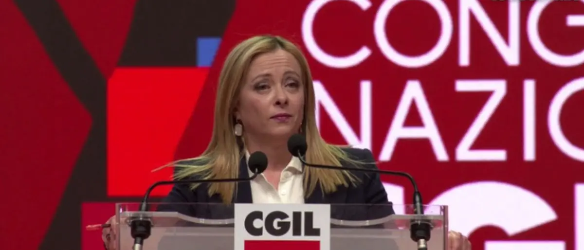 “Sentiti sgradita”, Meloni al congresso Cgil affronta i fischi: «Sono abituata, ma il confronto è democrazia»