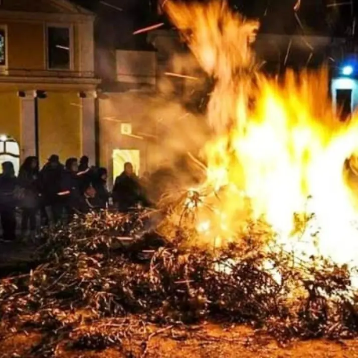 Falò, musica folk e piatti tradizionali: a Spezzano Albanese torna la festa di San Giuseppe