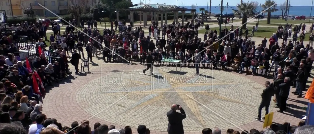 San Sago, in mille in piazza per dire no alla riapertura dell’impianto di smaltimento dei rifiuti