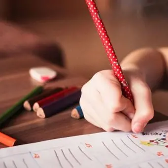 «Non tutti i bimbi hanno la fortuna di avere una mamma e un papà, si parli di Giornata della famiglia»