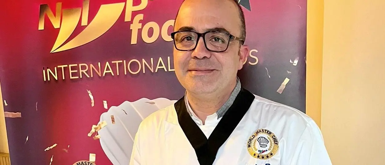 Il calabrese Mazzei riceve la croce di Nip world masterchef: «È un premio all’eccellenza italiana, sono orgoglioso»