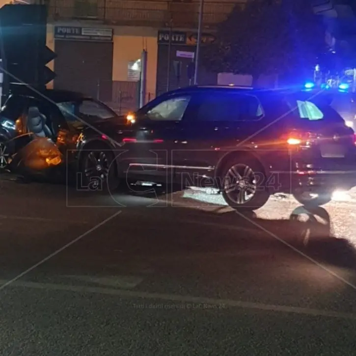 Incidente alle porte di Vibo, tre feriti nello scontro tra due auto al bivio di Ionadi