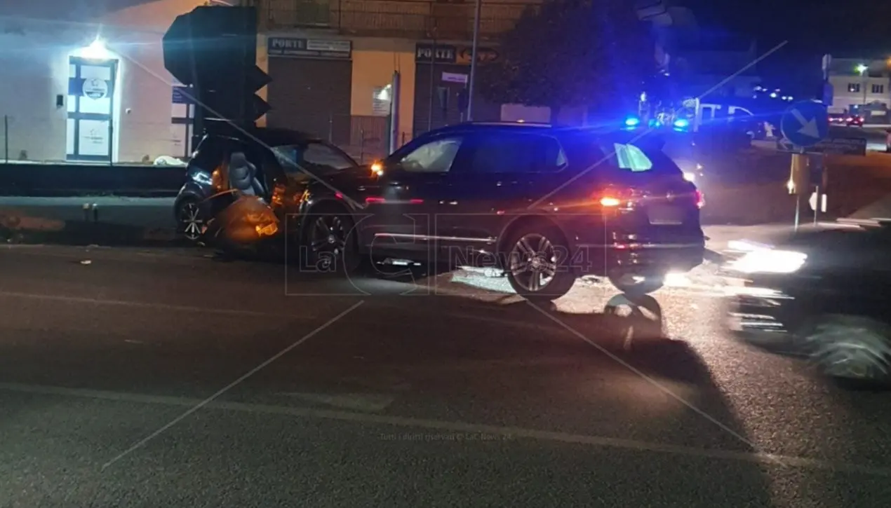 Incidente alle porte di Vibo, tre feriti nello scontro tra due auto al bivio di Ionadi