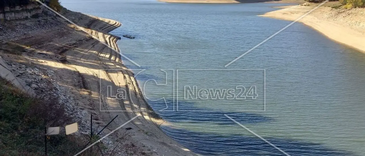 Laghi silani già quasi al minimo: «Nel Crotonese si rischia un’emergenza idrica più grave dello scorso anno»