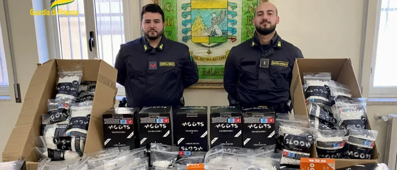 Maxi sequestro di sigarette elettroniche e filtri: a Cirò sigilli a 220mila prodotti