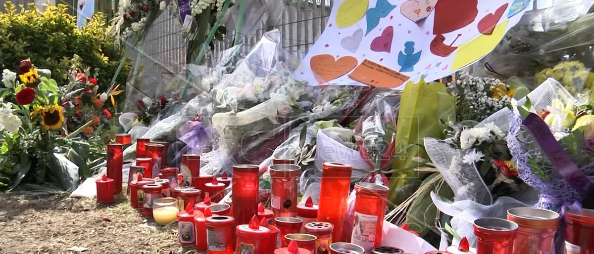 Crotone ricorda i migranti morti nel naufragio, i loro nomi letti insieme a quelli delle vittime di mafia