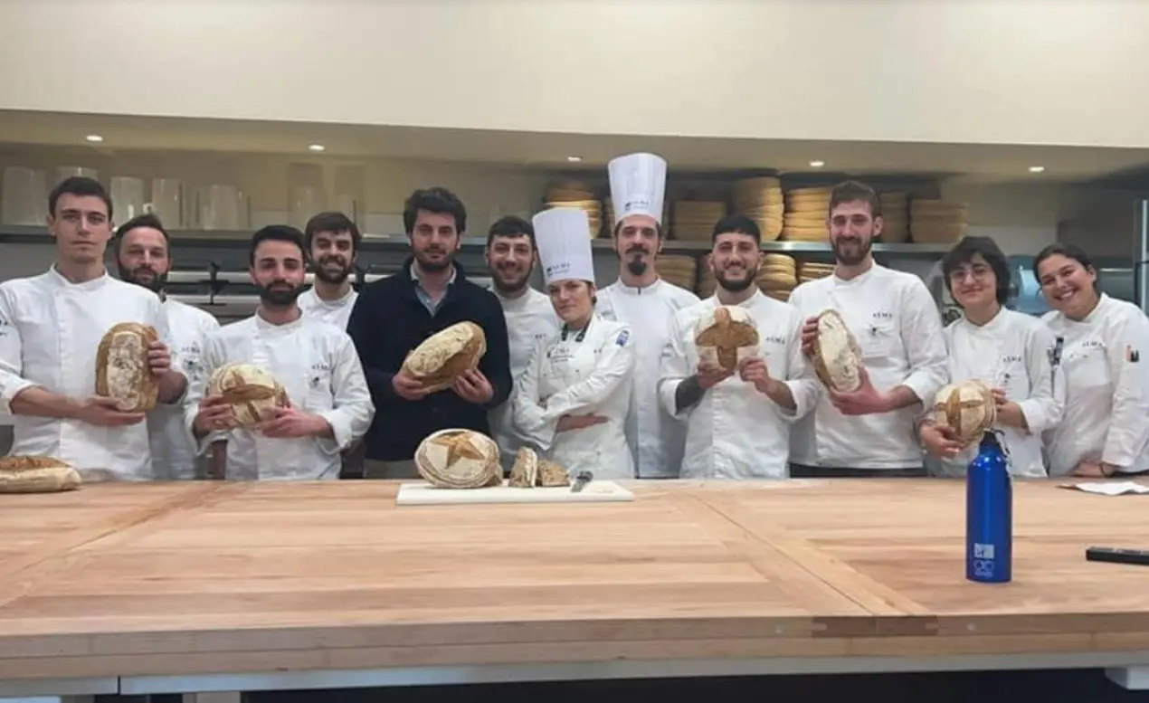 L’imprenditore calabrese Caccavari approda alla Scuola internazionale di cucina con le sue farine di grani antichi