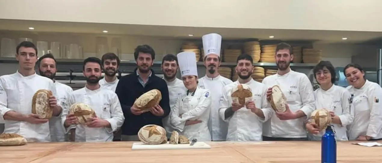 L’imprenditore calabrese Caccavari approda alla Scuola internazionale di cucina con le sue farine di grani antichi