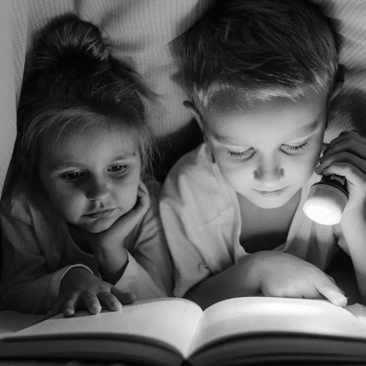 In Calabria legge solo un minore su tre: bambini e adolescenti lontani dai libri, ma i genitori fanno peggio