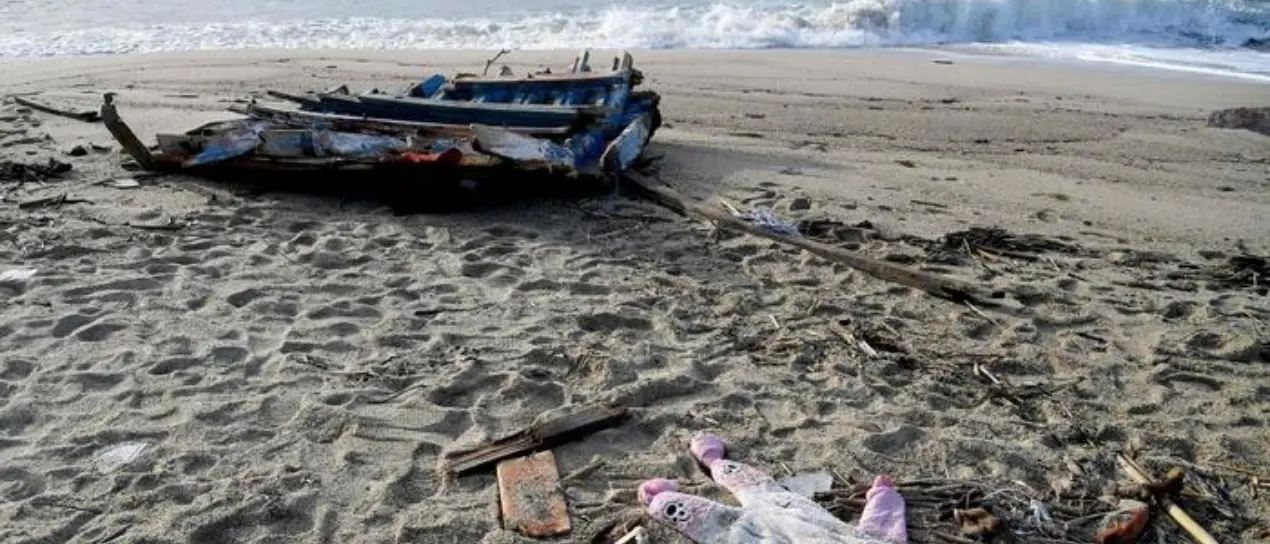 Strage migranti, le opposizioni in Parlamento chiedono l’accesso civico agli atti sul naufragio di Cutro