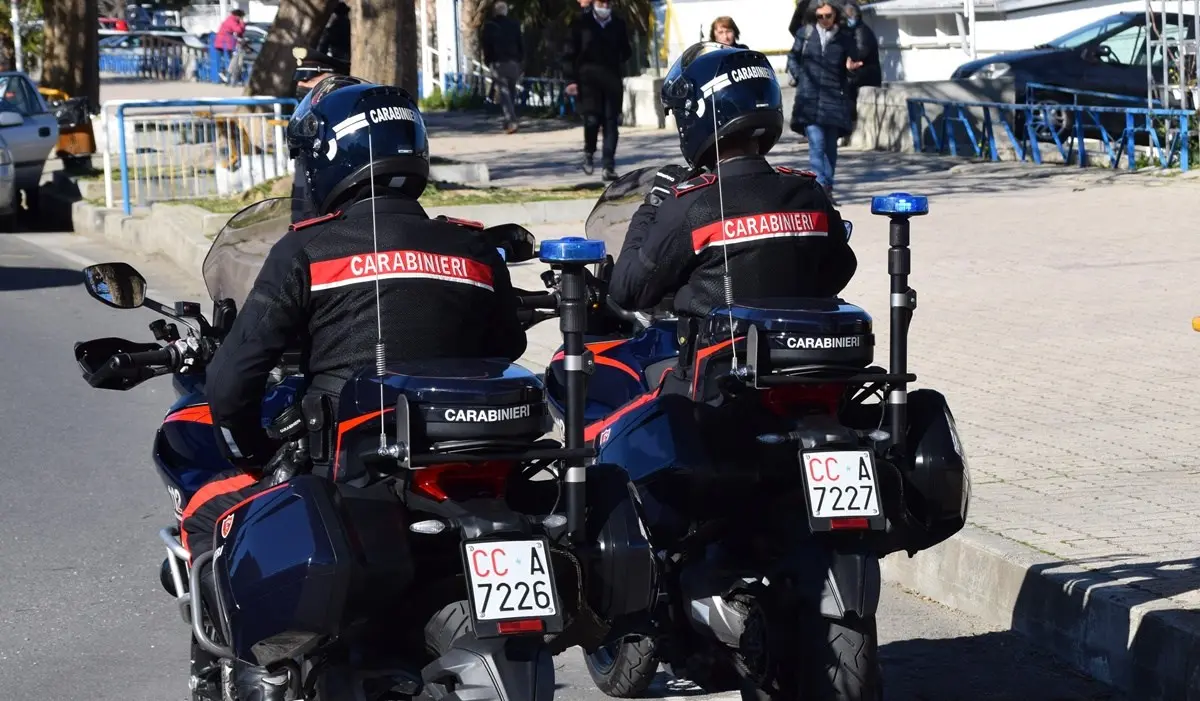 Catanzaro: controlli a tappeto dei carabinieri su spaccio di droga, sicurezza stradale e movida