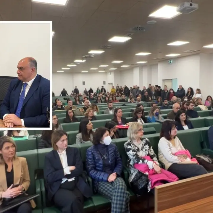 Regione, 258 nuovi assunti nei Centri per l’impiego firmano il contratto. Pietropaolo: «Giornata bellissima»
