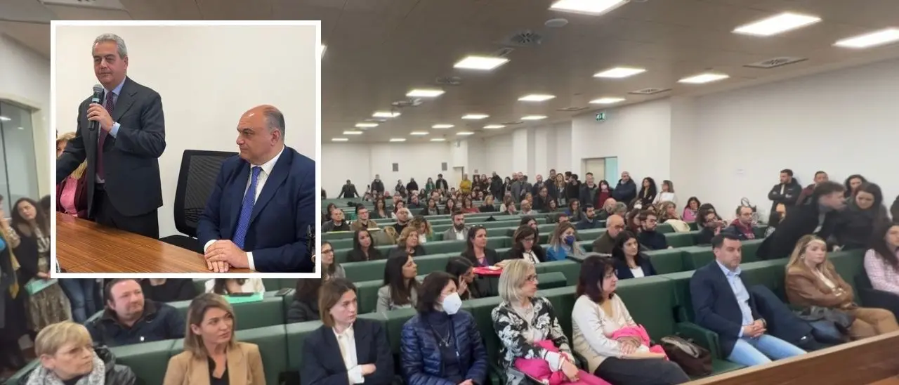 Regione, 258 nuovi assunti nei Centri per l’impiego firmano il contratto. Pietropaolo: «Giornata bellissima»