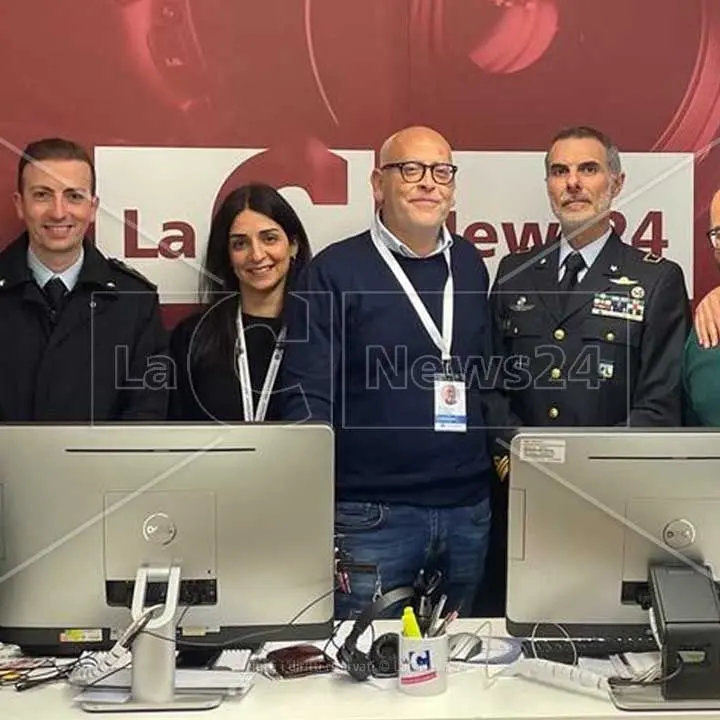 Aeronautica, il comandante di Montescuro nella redazione di Cosenza Channel: si rafforza la sinergia con il network LaC