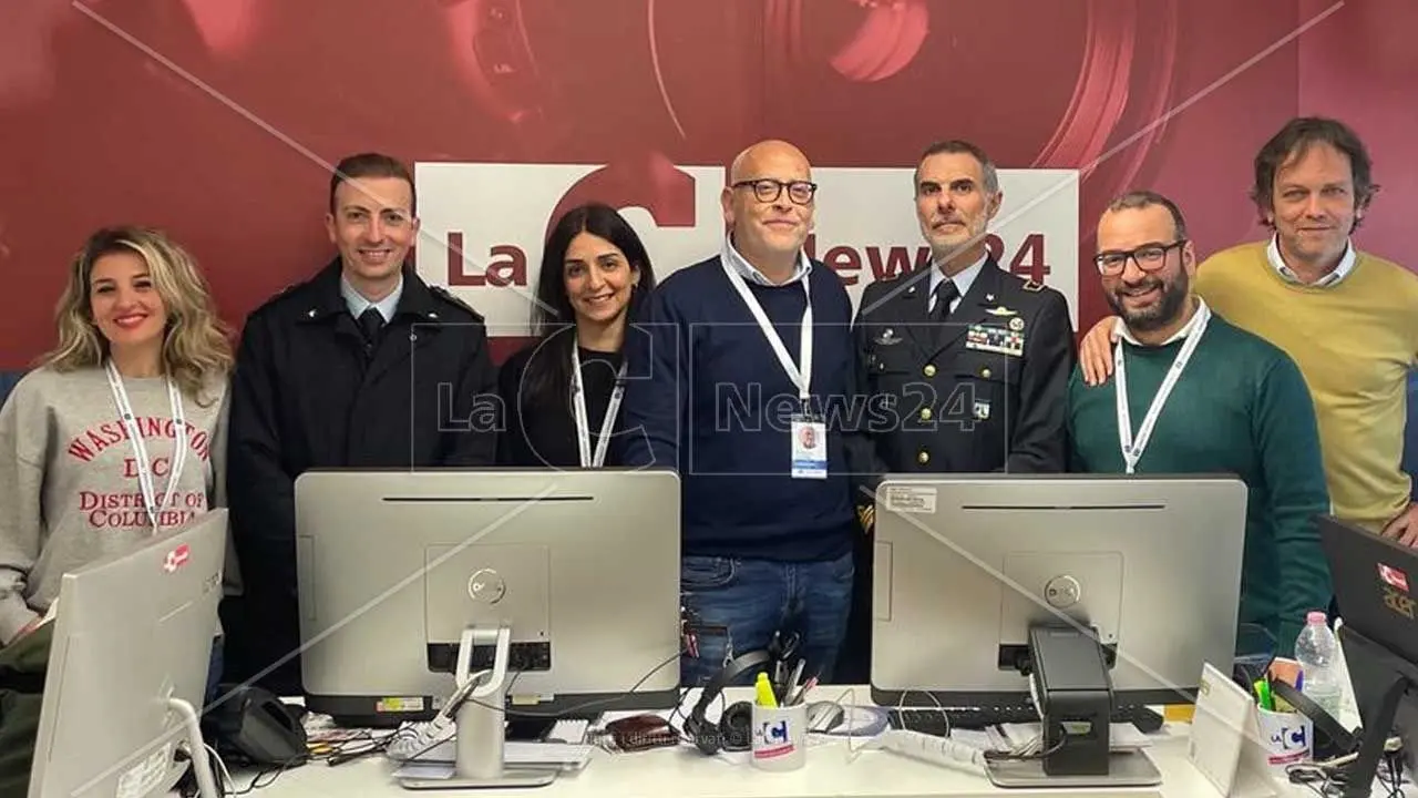 Aeronautica, il comandante di Montescuro nella redazione di Cosenza Channel: si rafforza la sinergia con il network LaC