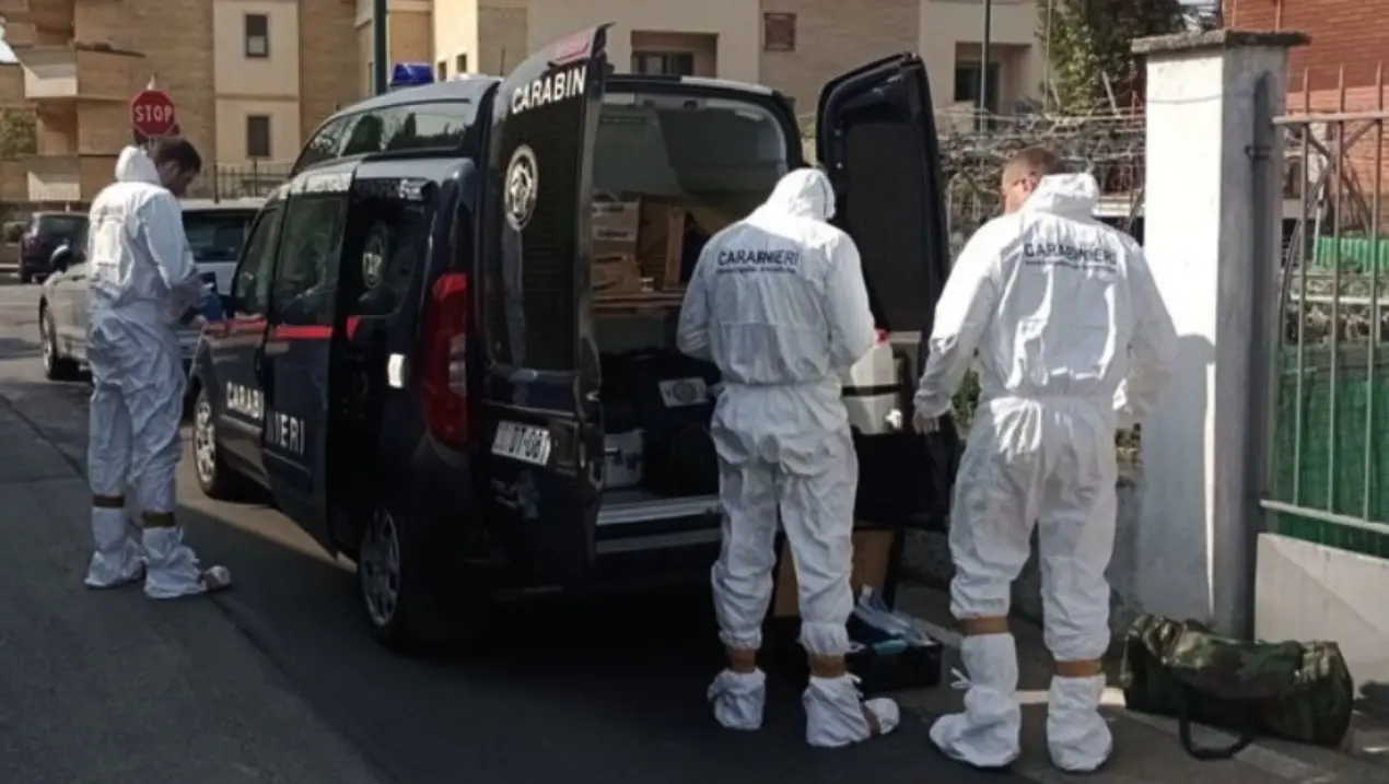 Teneva il cadavere mummificato della madre 90enne in una cassapanca per continuare a riscuotere la pensione