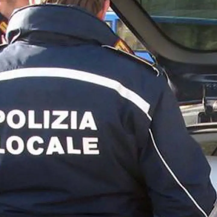 Reggio Calabria, occupazione abusiva di un capannone confiscato alla ’ndrangheta: denunciate 5 persone