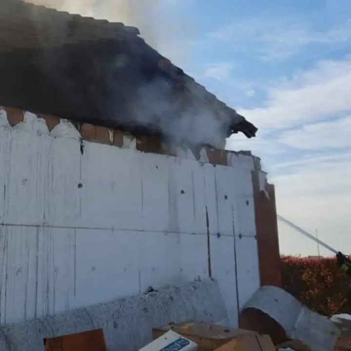 Esplode una palazzina nel Padovano: morta una donna, in salvo il marito e i due figli