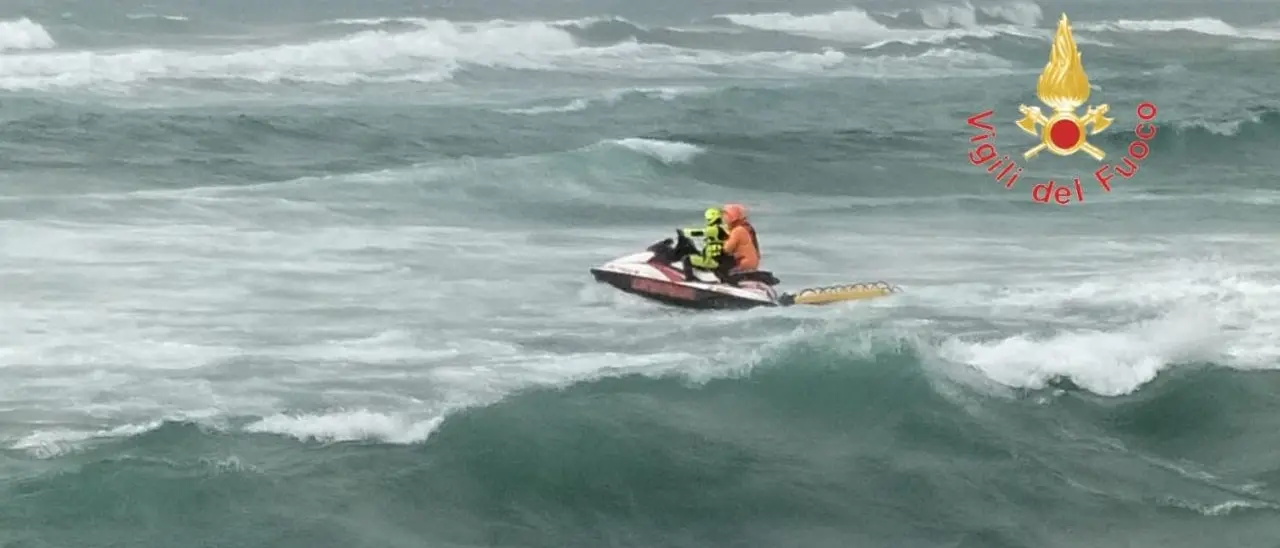 Naufragio di Cutro, recuperato un altro corpo: sale a 91 il numero delle vittime