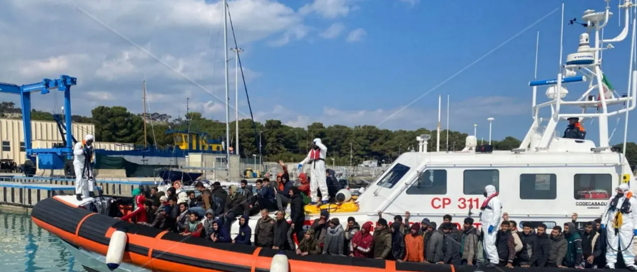 Migranti: «Servono 600 milioni in più per accoglierli e maggiore attenzione per minori non accompagnati»