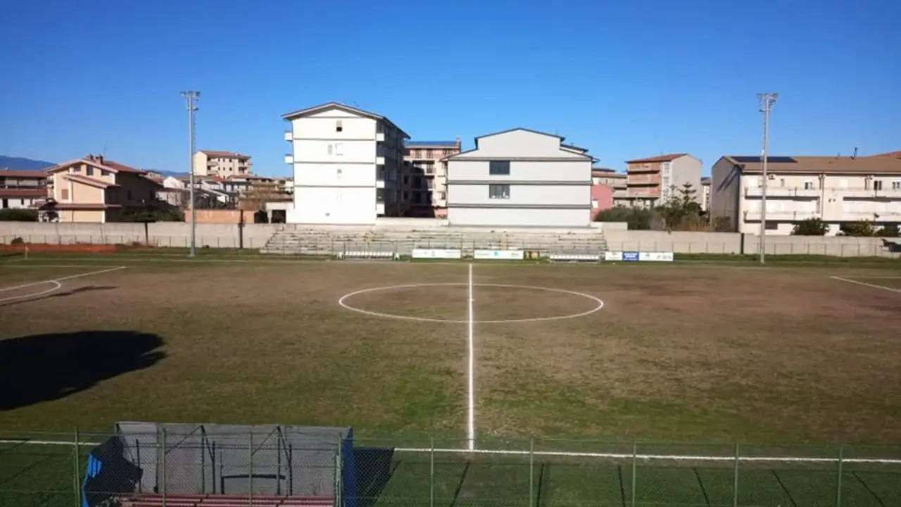 Calcio violento in Calabria, la denuncia del Cotronei Caccuri: «A Cutro aggrediti con calci e spintoni»