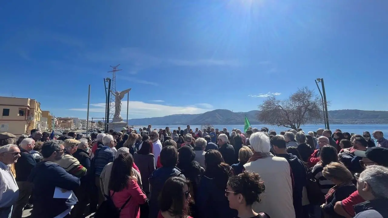 No ponte Calabria, attivisti oggi a Messina per la protesta: «Il 5 aprile tutti a Villa San Giovanni»