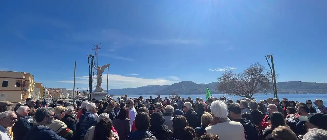 No ponte Calabria, attivisti oggi a Messina per la protesta: «Il 5 aprile tutti a Villa San Giovanni»