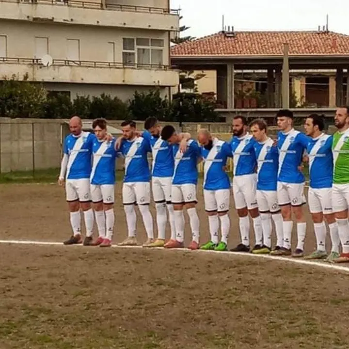 Minacce ai giocatori del Cotronei Caccuri, l’Asd Cutro: «Condanniamo l’accaduto ma si poteva giocare»