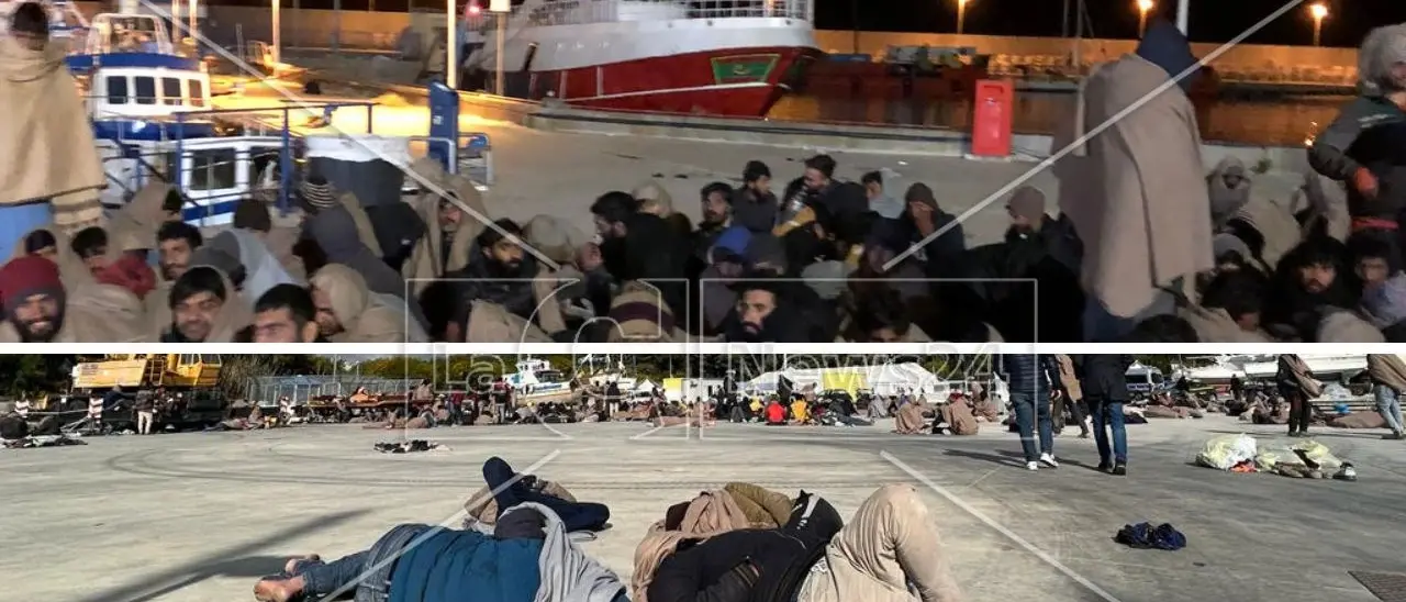 Migranti, ancora sbarchi in Calabria: 650 persone arrivate a Roccella durante la scorsa notte