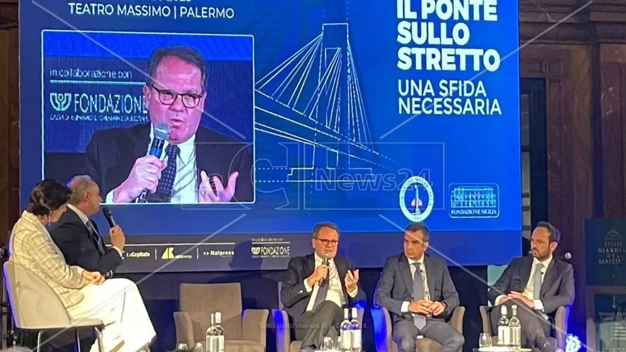 A Palermo il convegno per parlare di Ponte sullo Stretto: «Costerà 12 miliardi, il doppio rispetto al 2008»