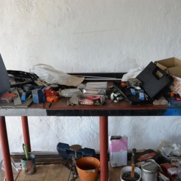 Crotone, scoperto laboratorio clandestino di armi: arrestato un 54enne
