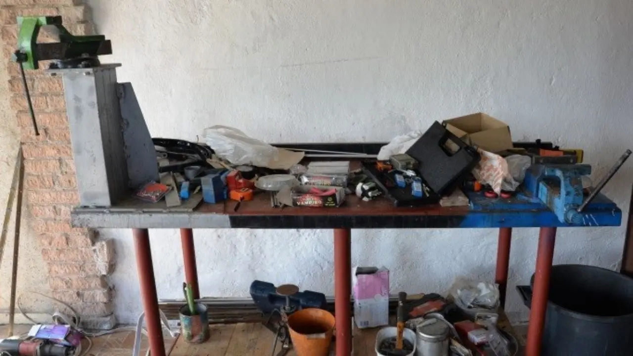Crotone, scoperto laboratorio clandestino di armi: arrestato un 54enne