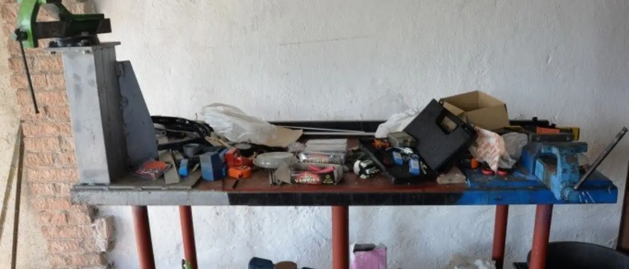 Crotone, scoperto laboratorio clandestino di armi: arrestato un 54enne