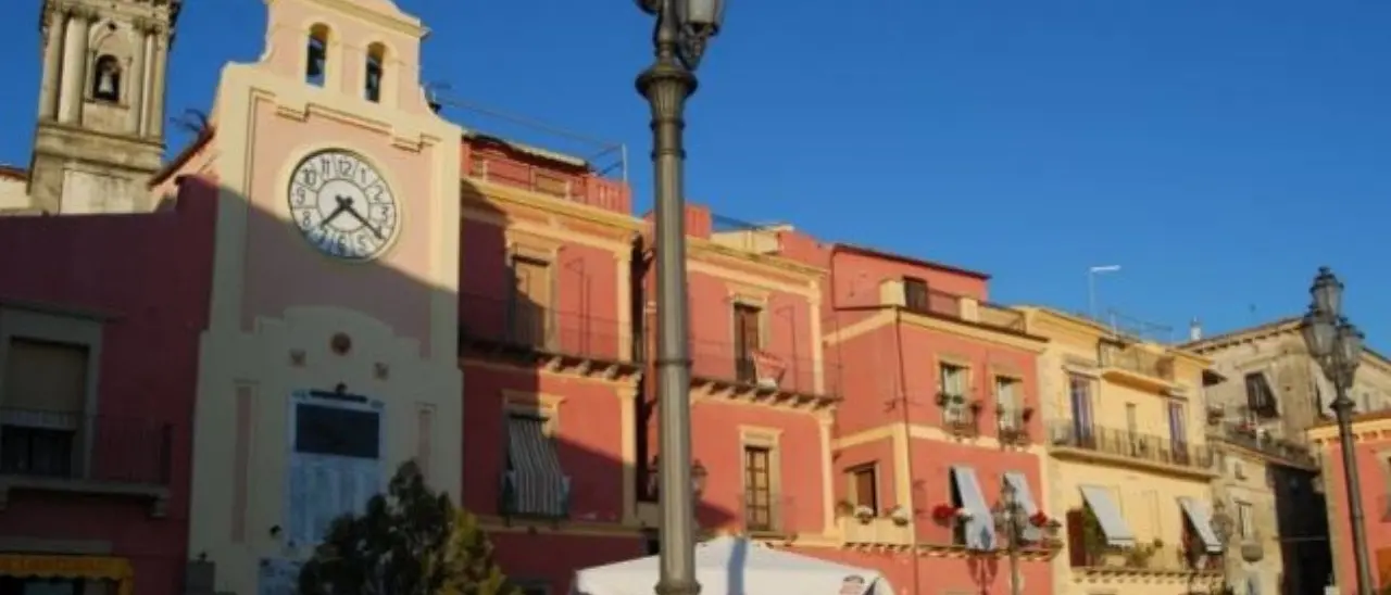 Fuscaldo, danneggiata l’auto di un consigliere comunale: scatta la denuncia