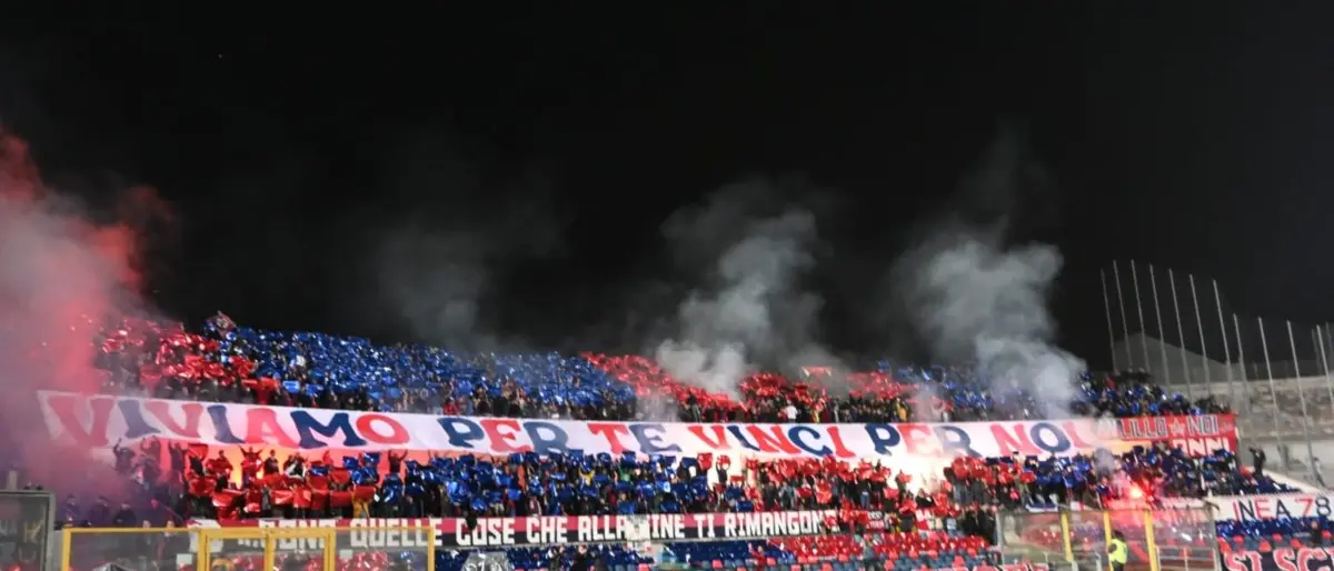 Cosenza, la Curva Nord torna a tifare: «Ma Guarascio vada via»