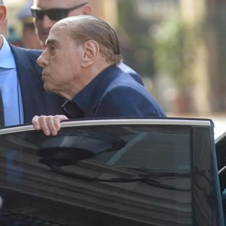 Silvio Berlusconi dimesso dal San Raffaele di Milano: era stato ricoverato lunedì scorso