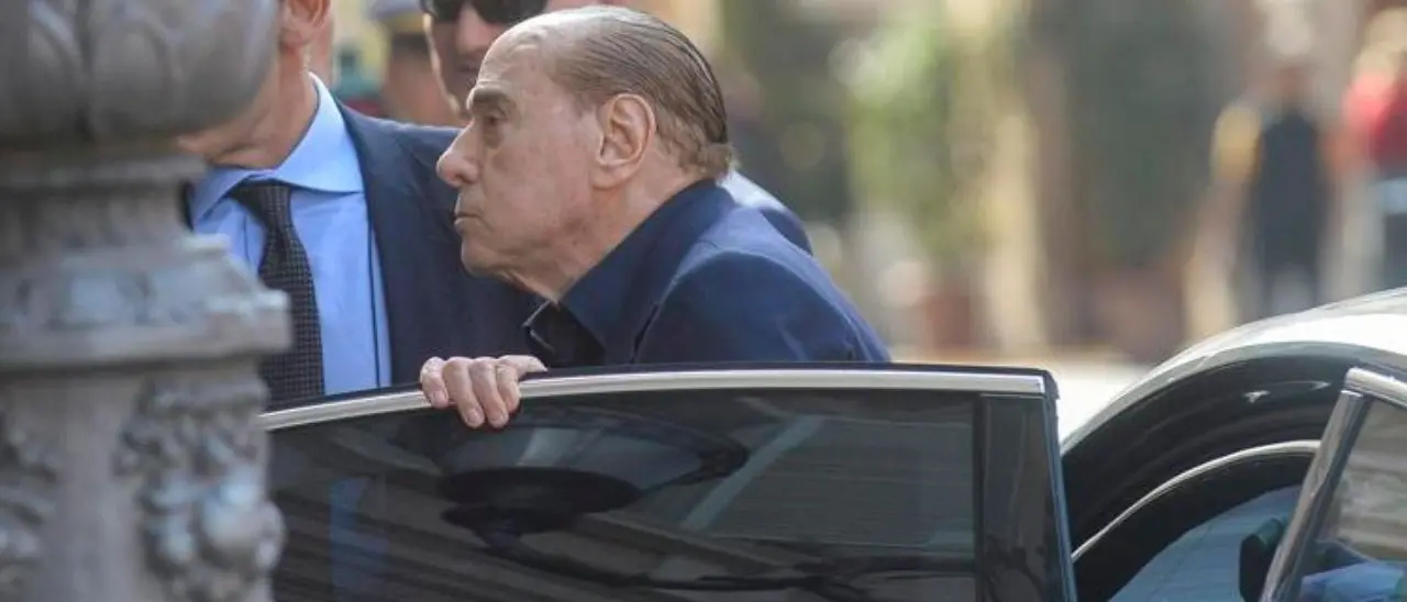 Silvio Berlusconi dimesso dal San Raffaele di Milano: era stato ricoverato lunedì scorso