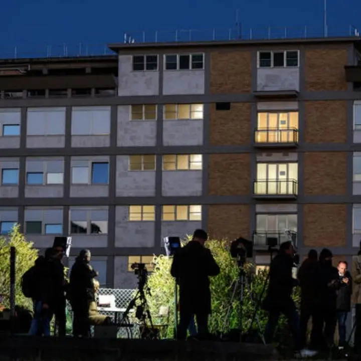 Papa Francesco, seconda notte tranquilla al Policlinico Gemelli