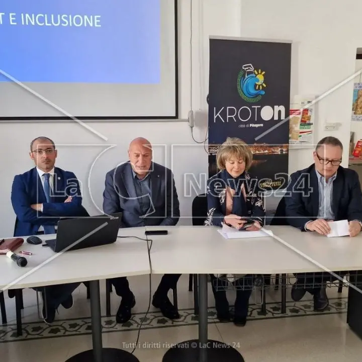 Pnrr, il sindaco Voce presenta i due progetti finanziati per Crotone