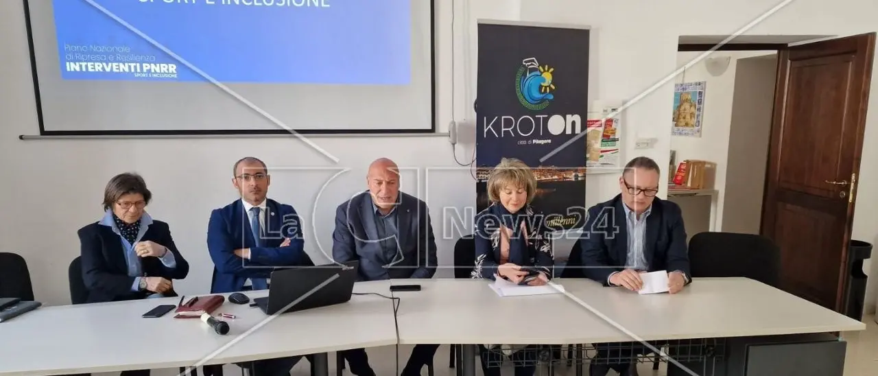 Pnrr, il sindaco Voce presenta i due progetti finanziati per Crotone