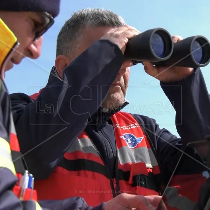 Naufragio di Cutro, ancora una decina i migranti dispersi: il report dell’incontro in Prefettura