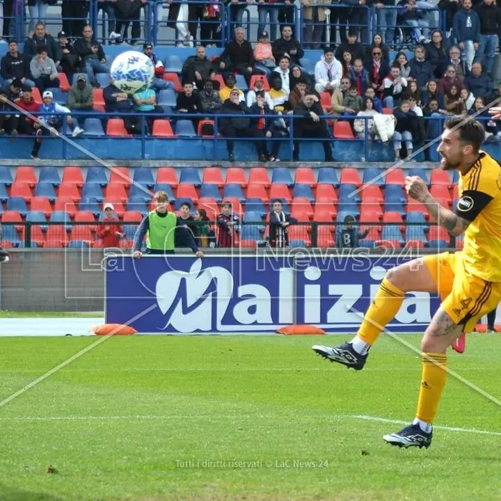 Il Cosenza batte il Pisa al Marulla: decisivo un colpo di testa di Nasti