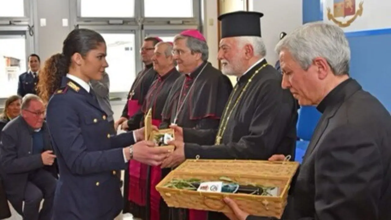 Cosenza, l’olio prodotto a Capaci donato alla Diocesi per la Messa crismale della Settimana Santa