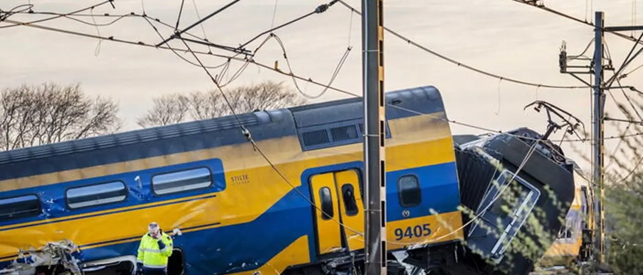 Treno deraglia in Olanda: un morto e trenta feriti di cui molti sono gravi